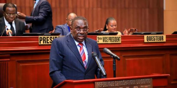 Louis Mbonga se retire de la course du candidat juge constitutionnel