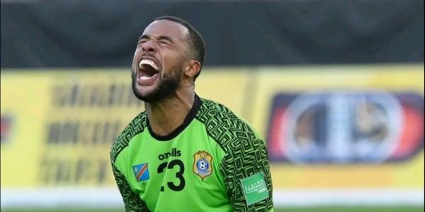 Le gardien international congolais Joël Kiassumbwa 