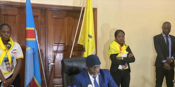 L'opposant Franck Diongo lors d'un point de presse à Kinshasa 