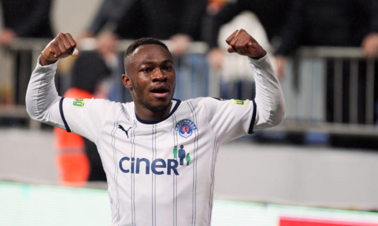  Jackson Muleka avec le maillot de Kasimpaşa 