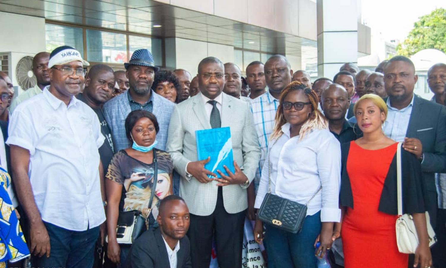 Kinshasa : les agents et cadres de la DGRK réaffirment leur soutien à Gentiny Ngobila
