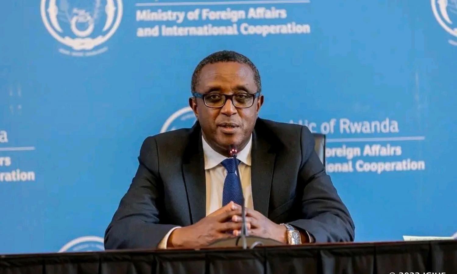 Vincent Biruta, ministre rwandais des Affaires étrangères en pleine conférence de presse sur la situation sécuritaire à l'Est de la RDC 
