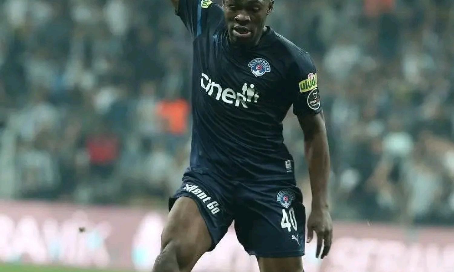 Jackson Muleka avec le maillot de Kasimpasa