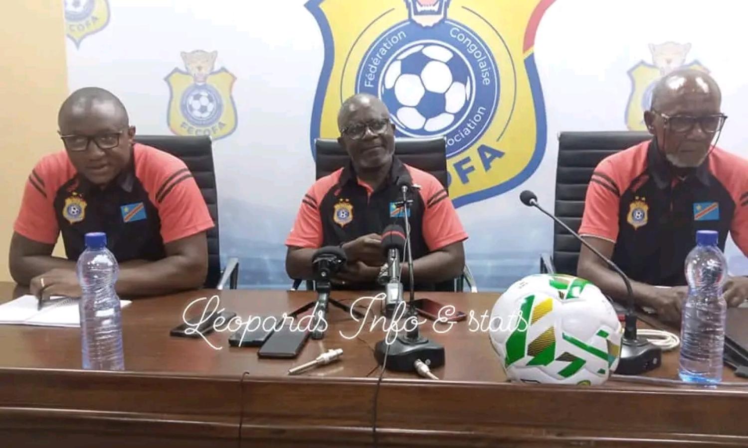 Le staff technique des Léopards A' de la RDC lors d'une conférence de presse à Kinshasa 