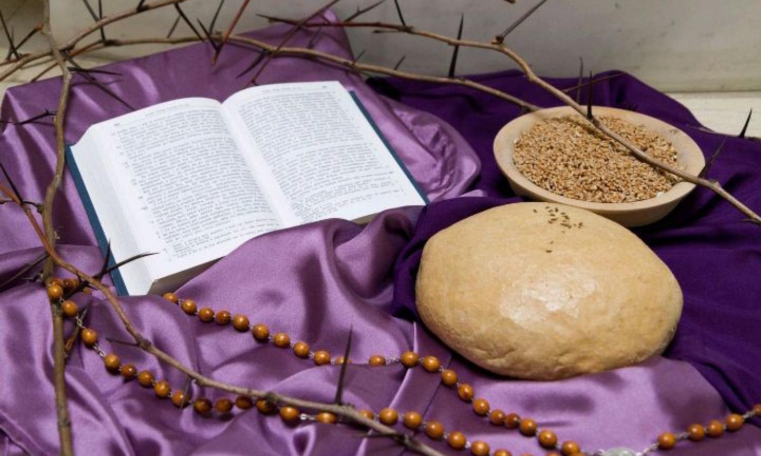 Illustration avec quelques insignes de la religion Catholique